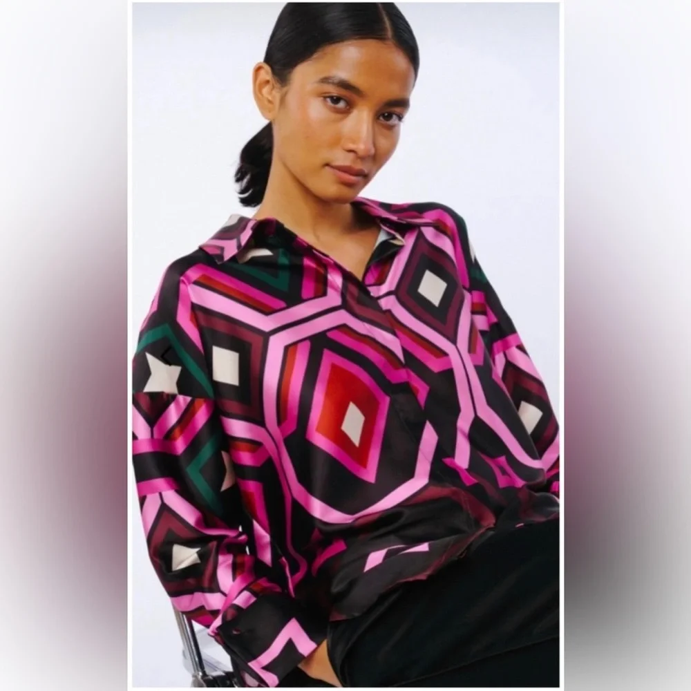 CIEBON Voluminous Button Down Geo Top - Picture 2 of 8